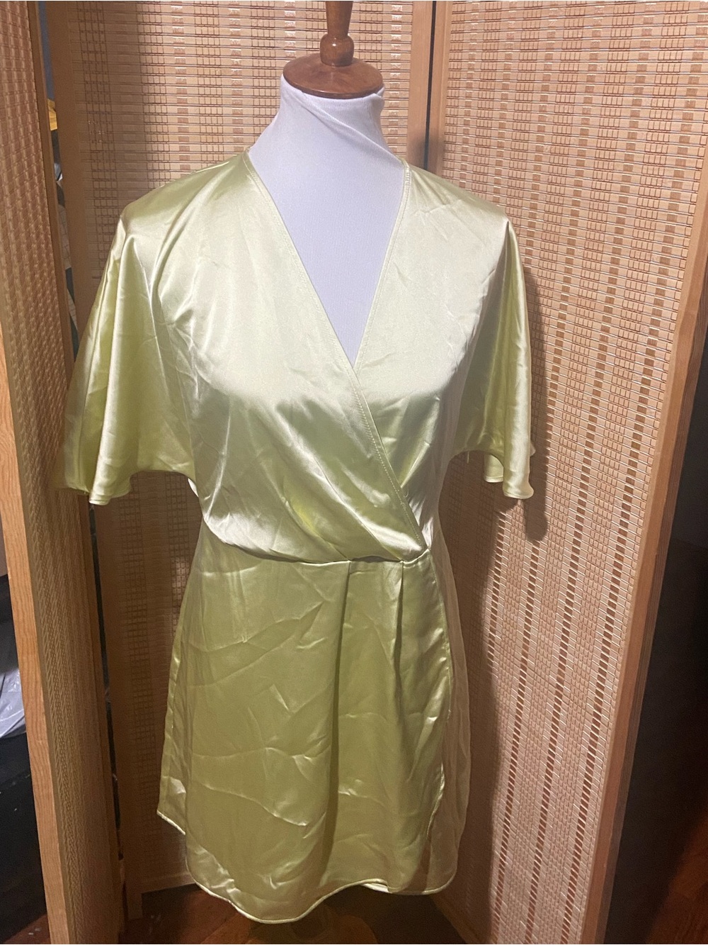 H&M lime green satin wrap-front mini dress size medium - Picture 4 of 4